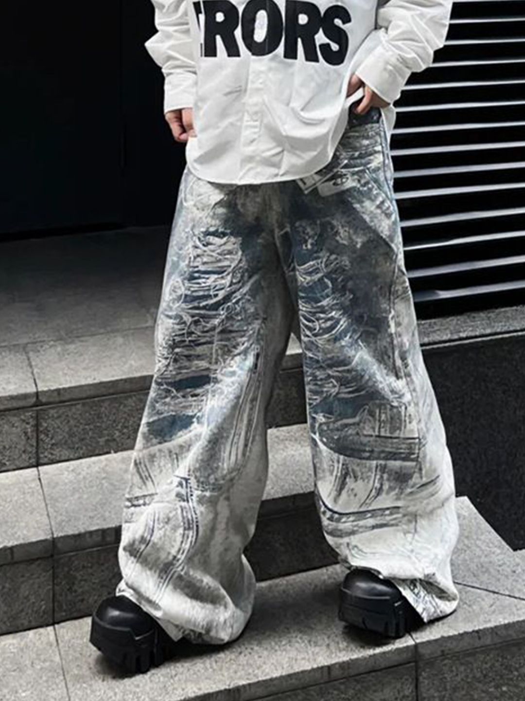 Men Wide Leg Mid-Rise Light Fade Printed Jeans