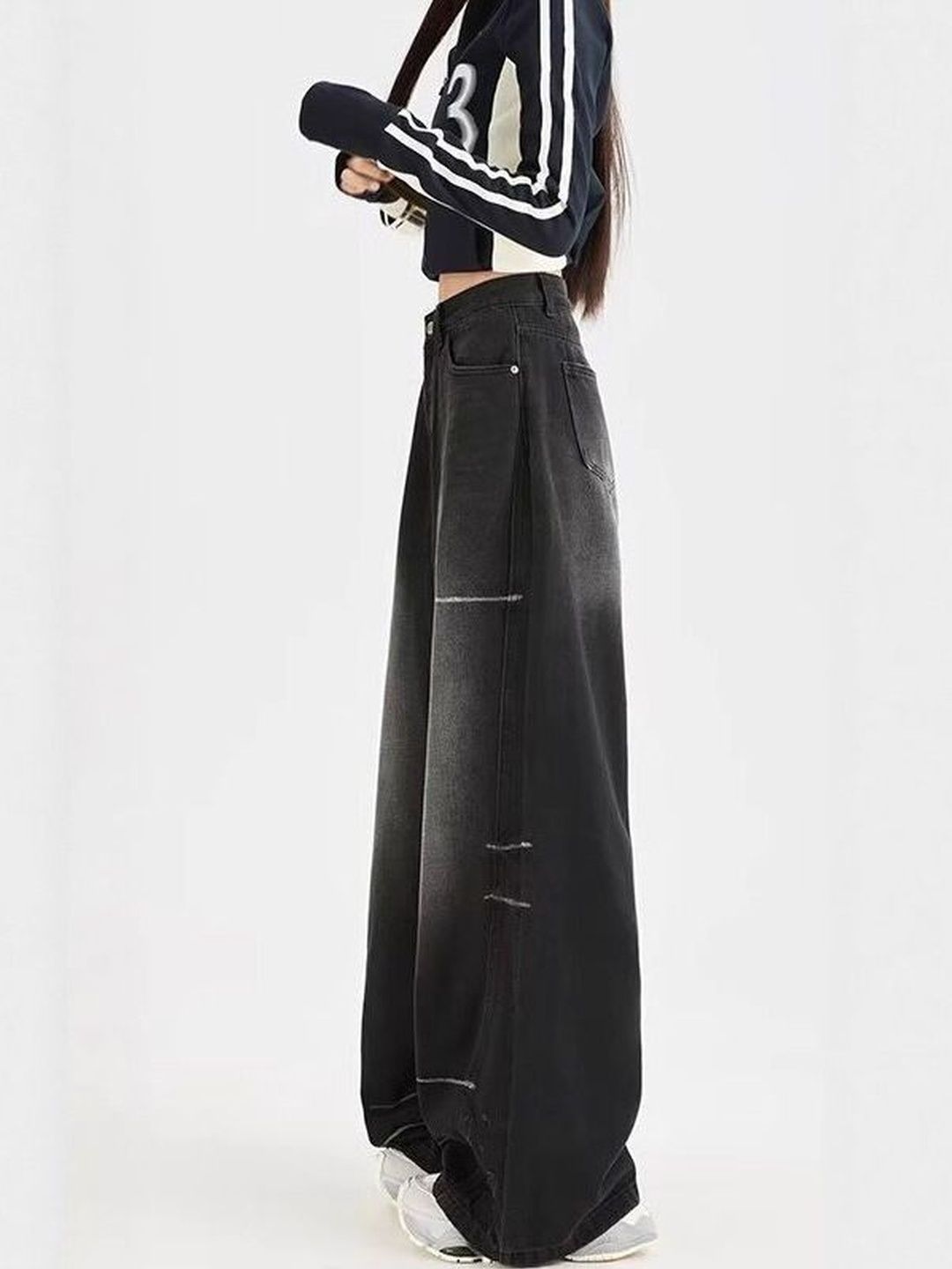 Women Wide Leg Mid-Rise Light Fade Jeans