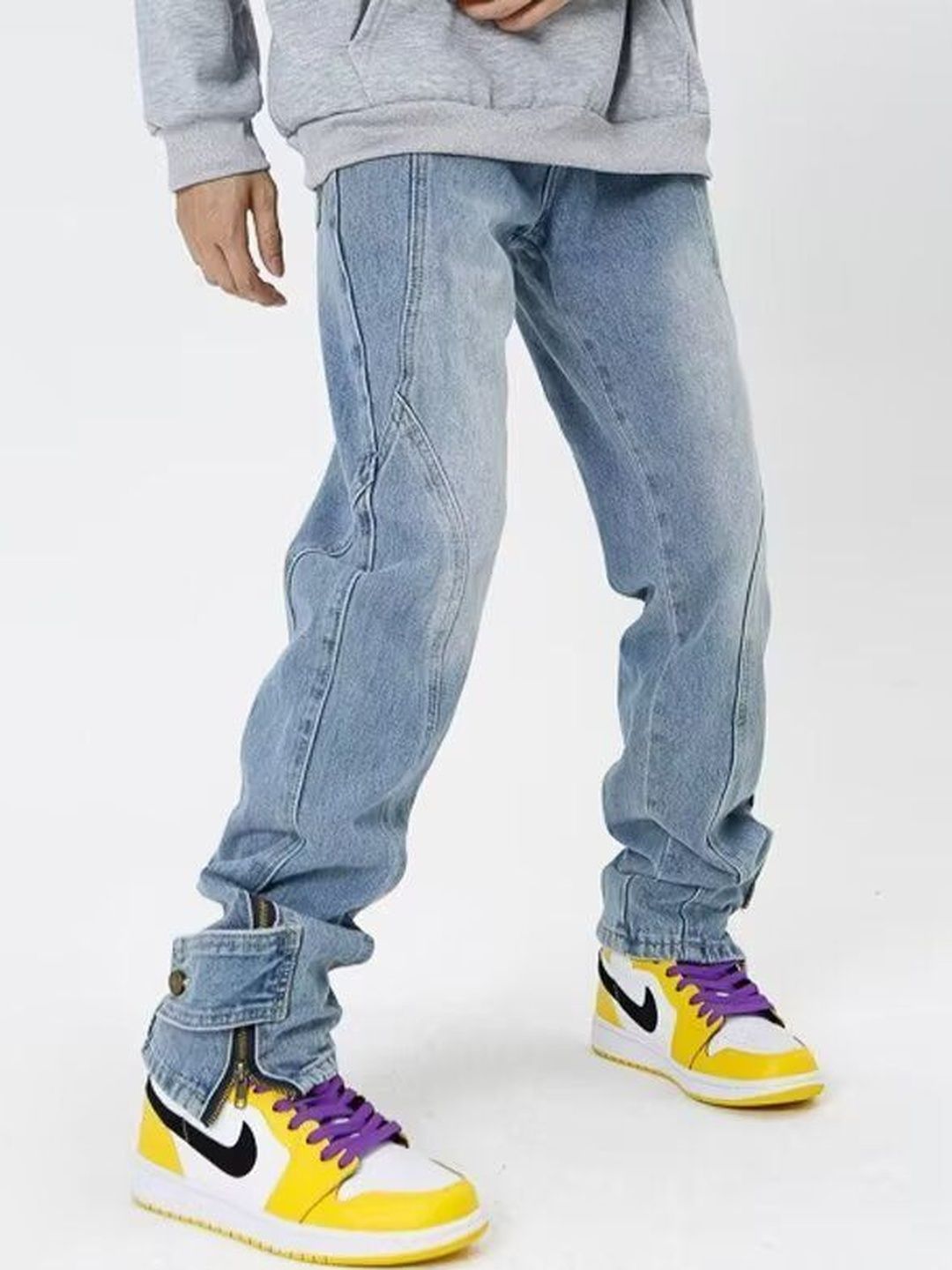 Men Regular Fit Mid-Rise Light Fade Jeans