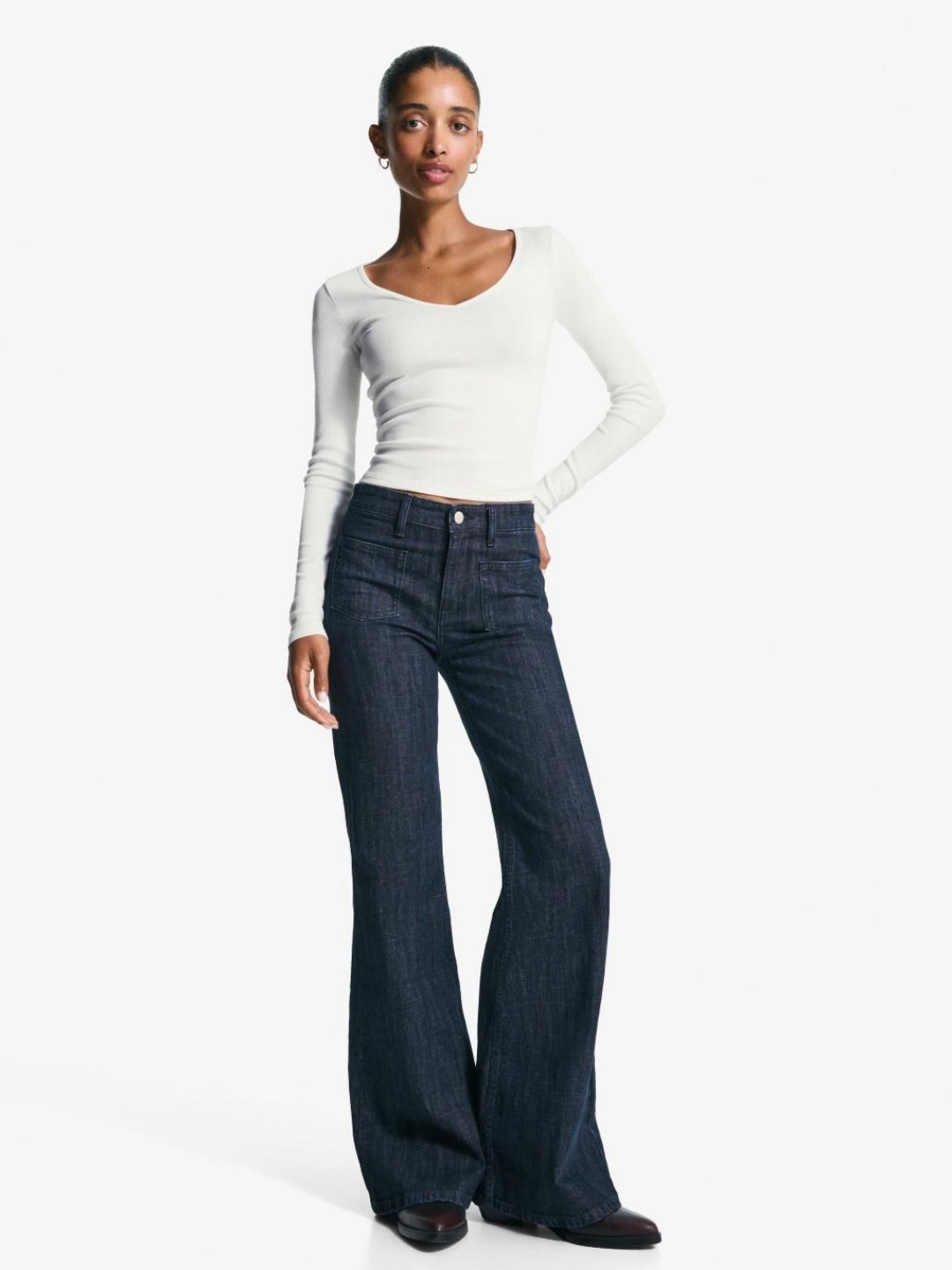 Long sleeve V-neck T-shirt