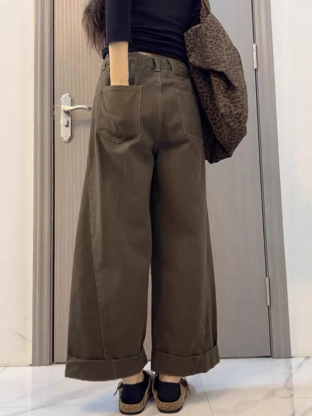 Women Straight Fit Mid-Rise Jeans