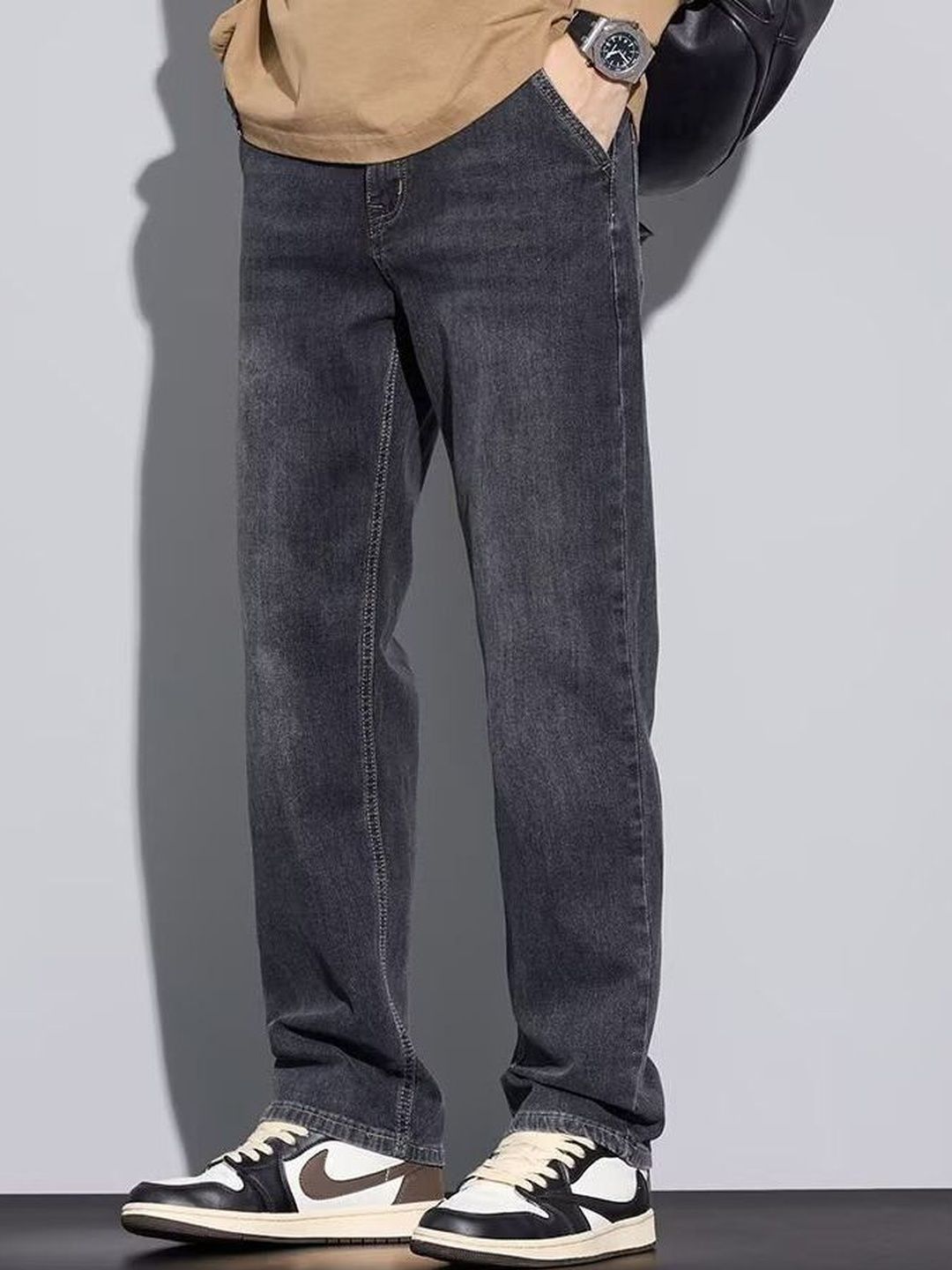 Men Regular Fit Mid-Rise Light Fade Jeans
