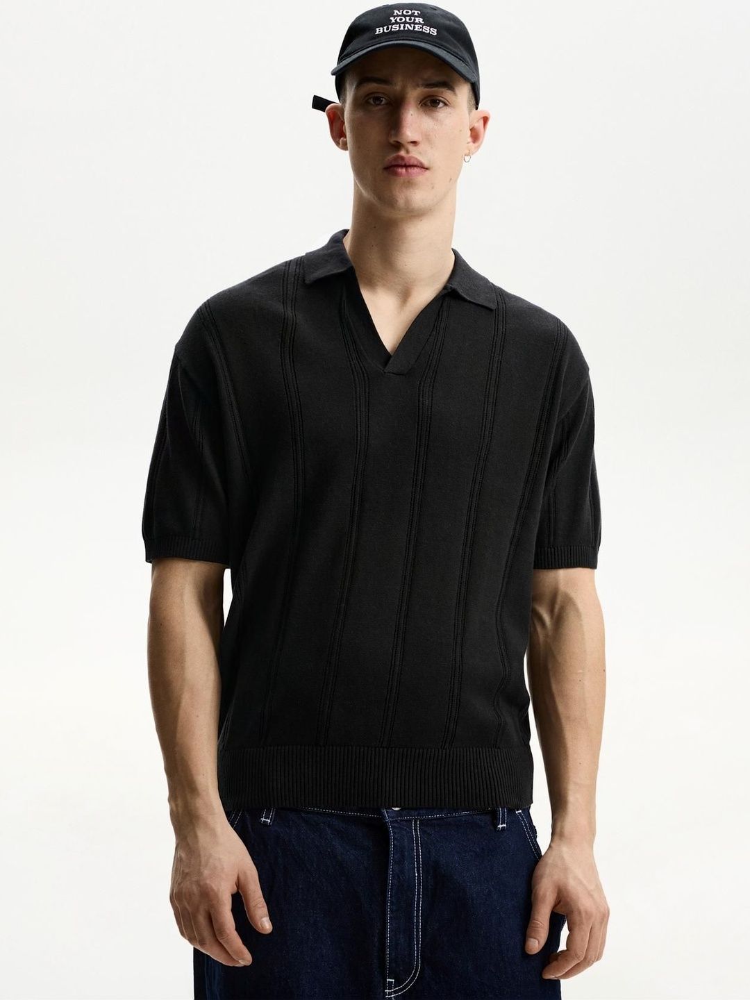 Textured short sleeve polo shirt