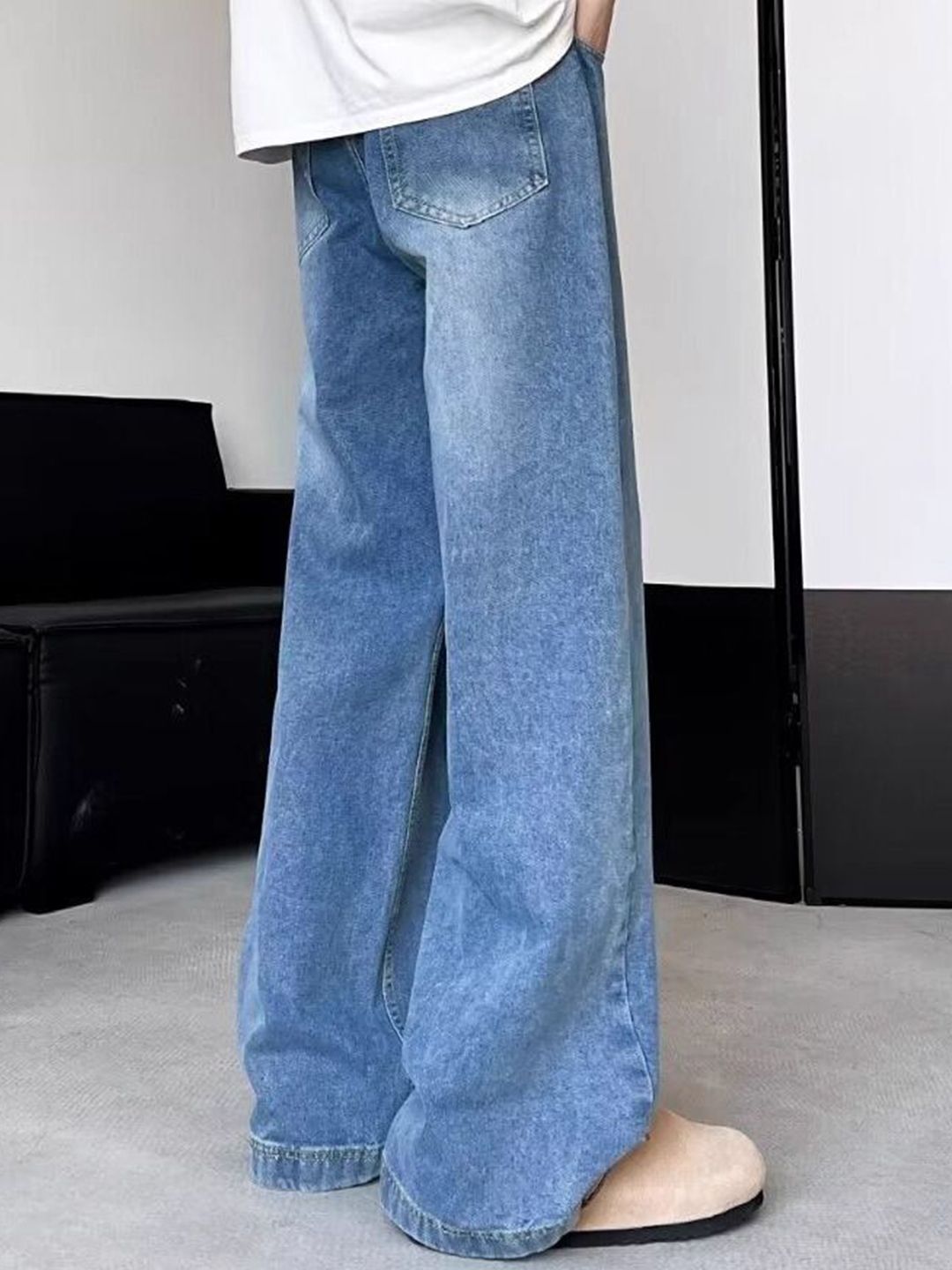 Men Wide Leg Mid-Rise Heavy Fade Jeans