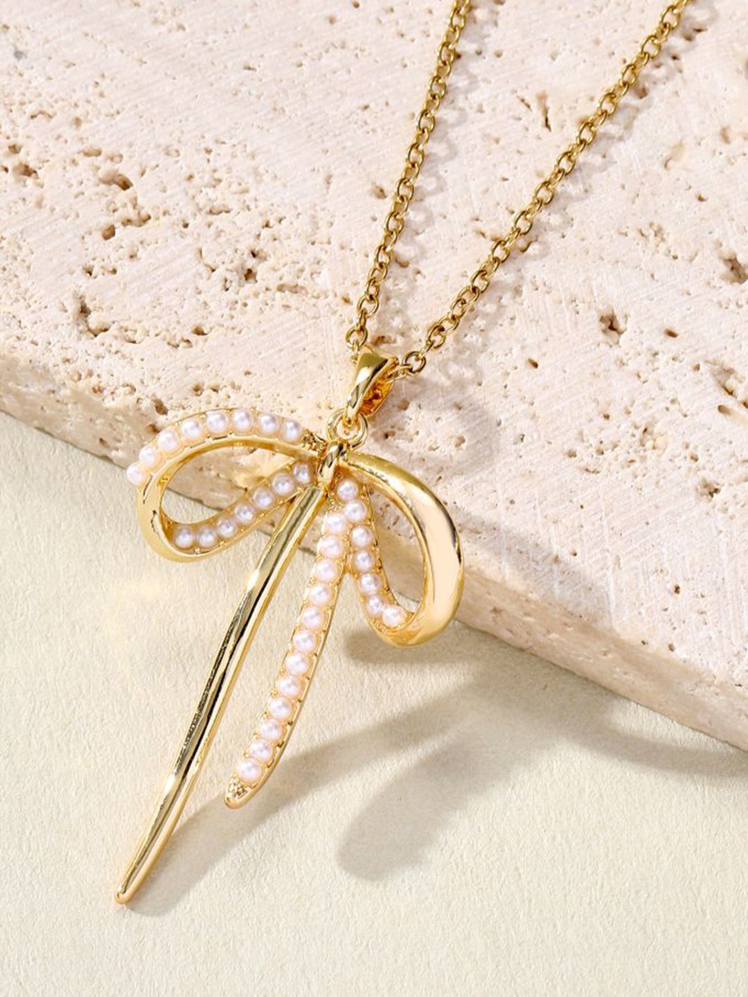 SALTY Cupids Bow Artificial Stones Studded Pendant With Chain