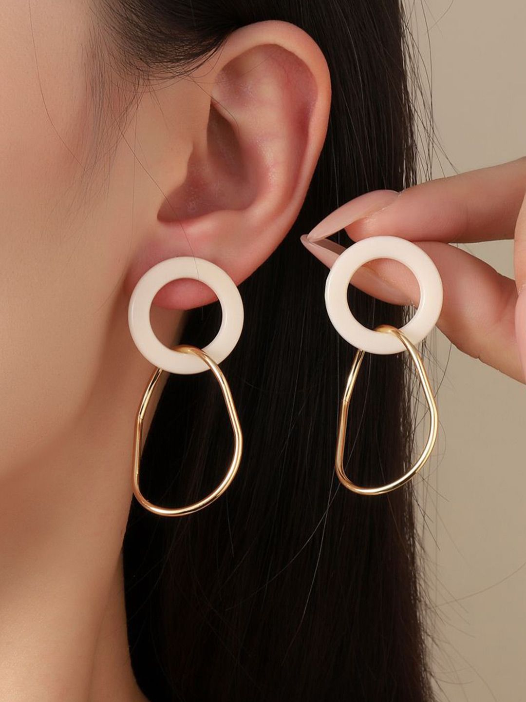 SALTY Pack of 2 Women Timeless Luxury Gold Earring