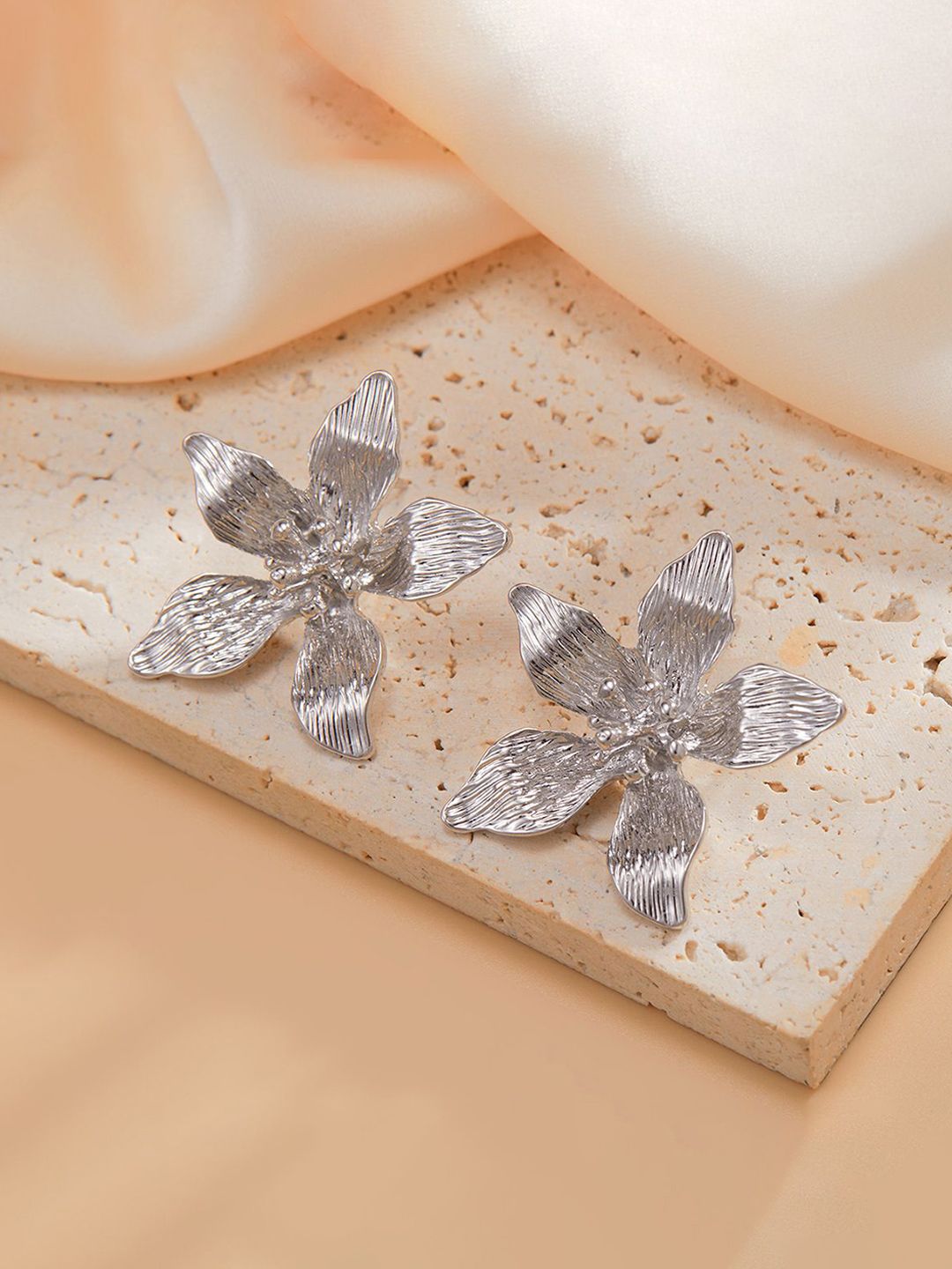 Silver-Plated Floral Shaped Studs Earrings