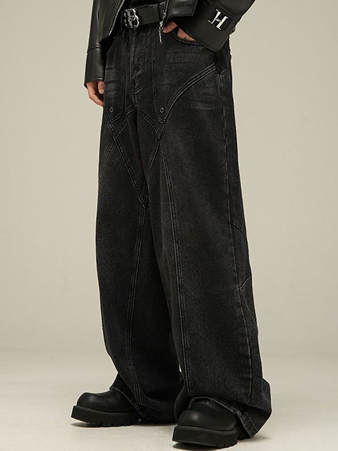 Men Wide Leg Light Fade Mid-Rise Jeans