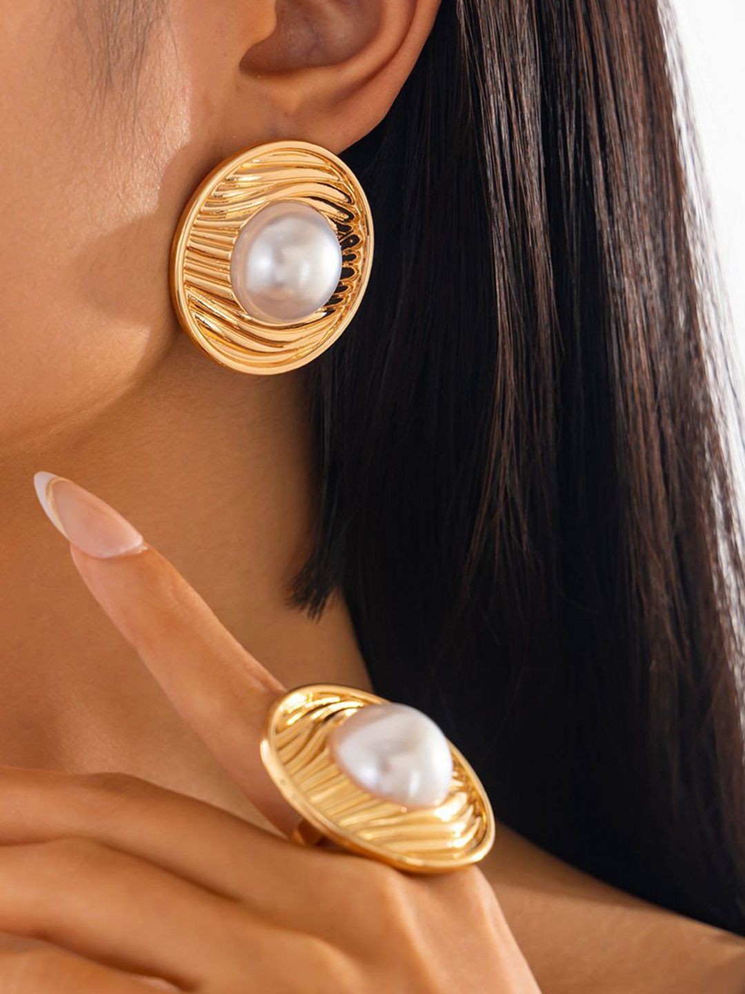 Gold Plated Artificial Beads Beaded Circular Shaped Studs