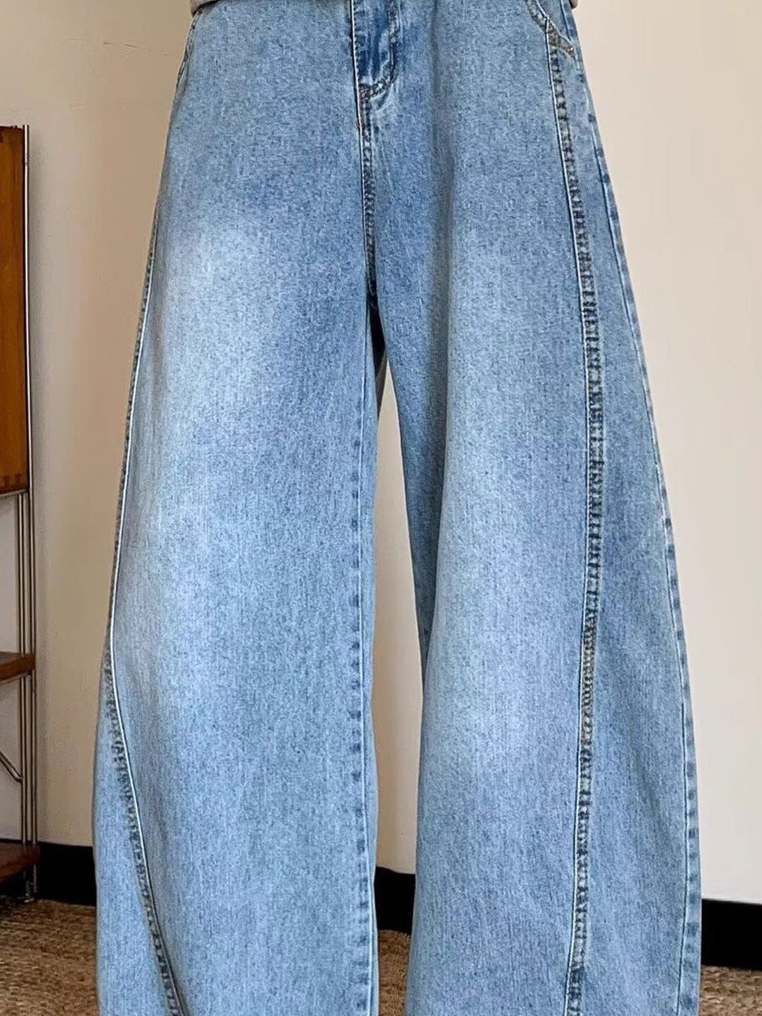 Men Wide Leg Mid-Rise Light Fade Jeans