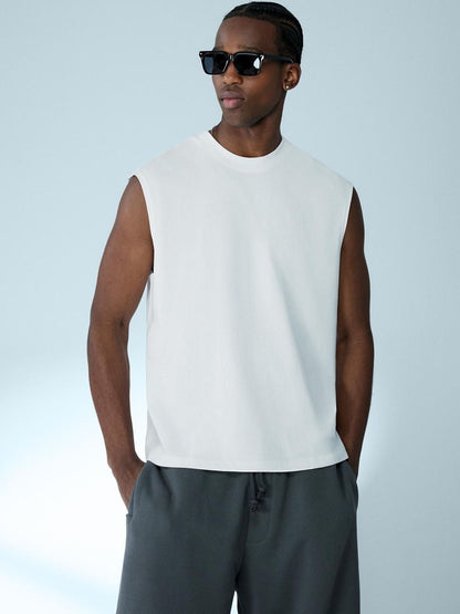 Basic sleeveless T-shirt