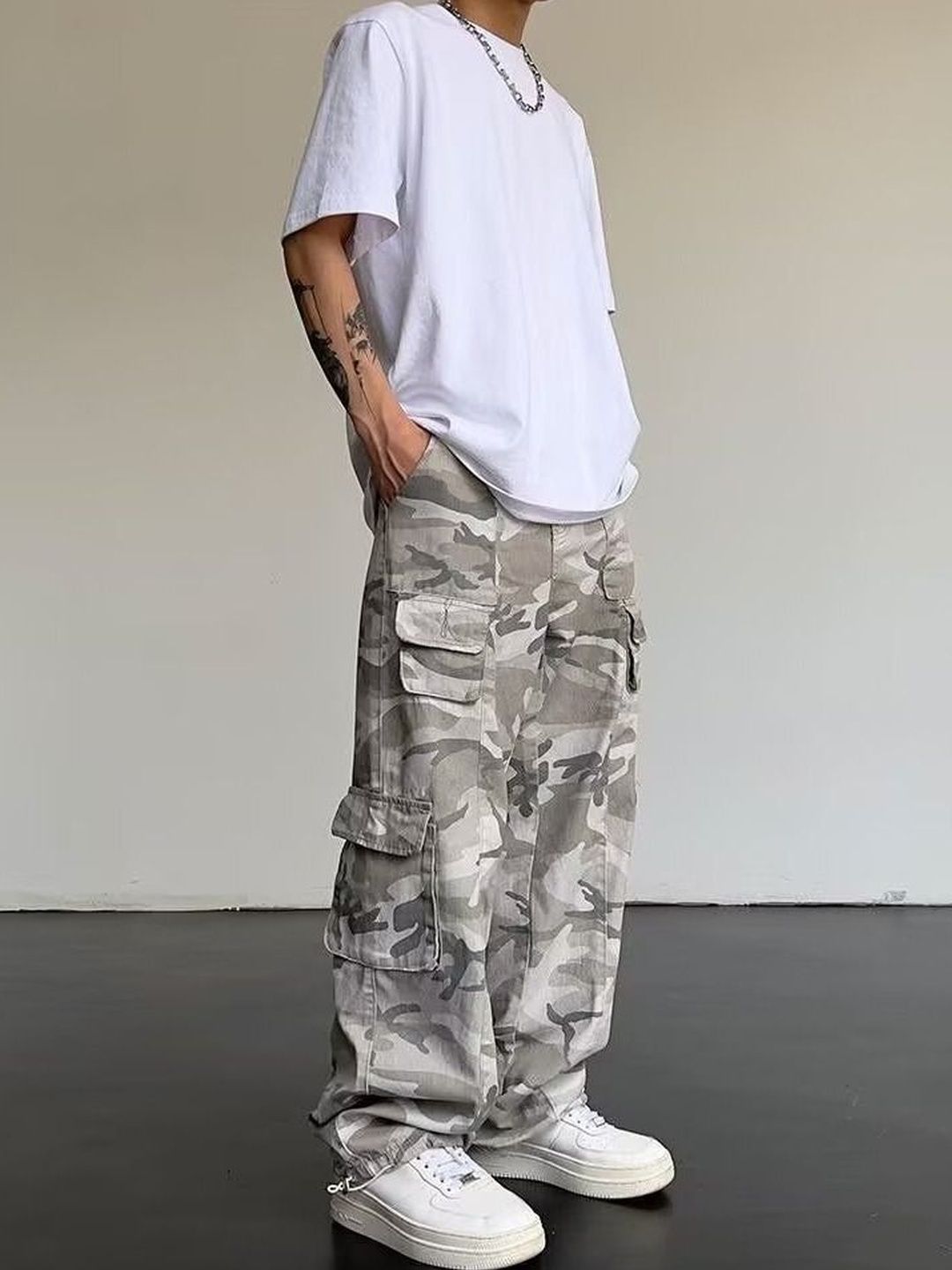 Men Relaxed Fit Mid-Rise Printed Jeans