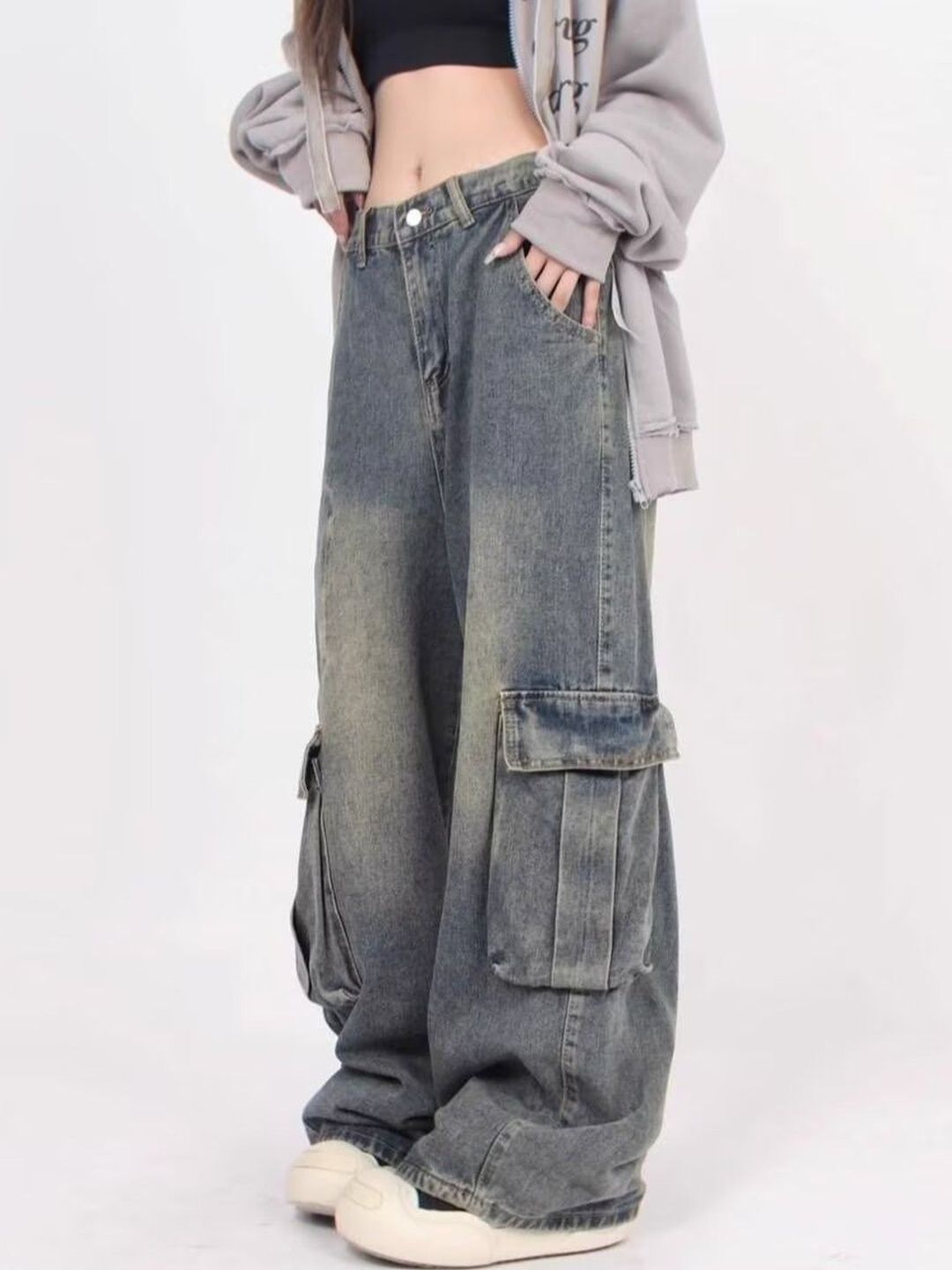 Women Wide Leg Mid-Rise Light Fade Jeans