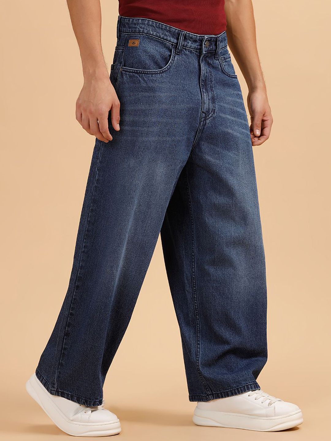 Men Cotton Comfort Mid-Rise Low Distress Light Fade Jeans
