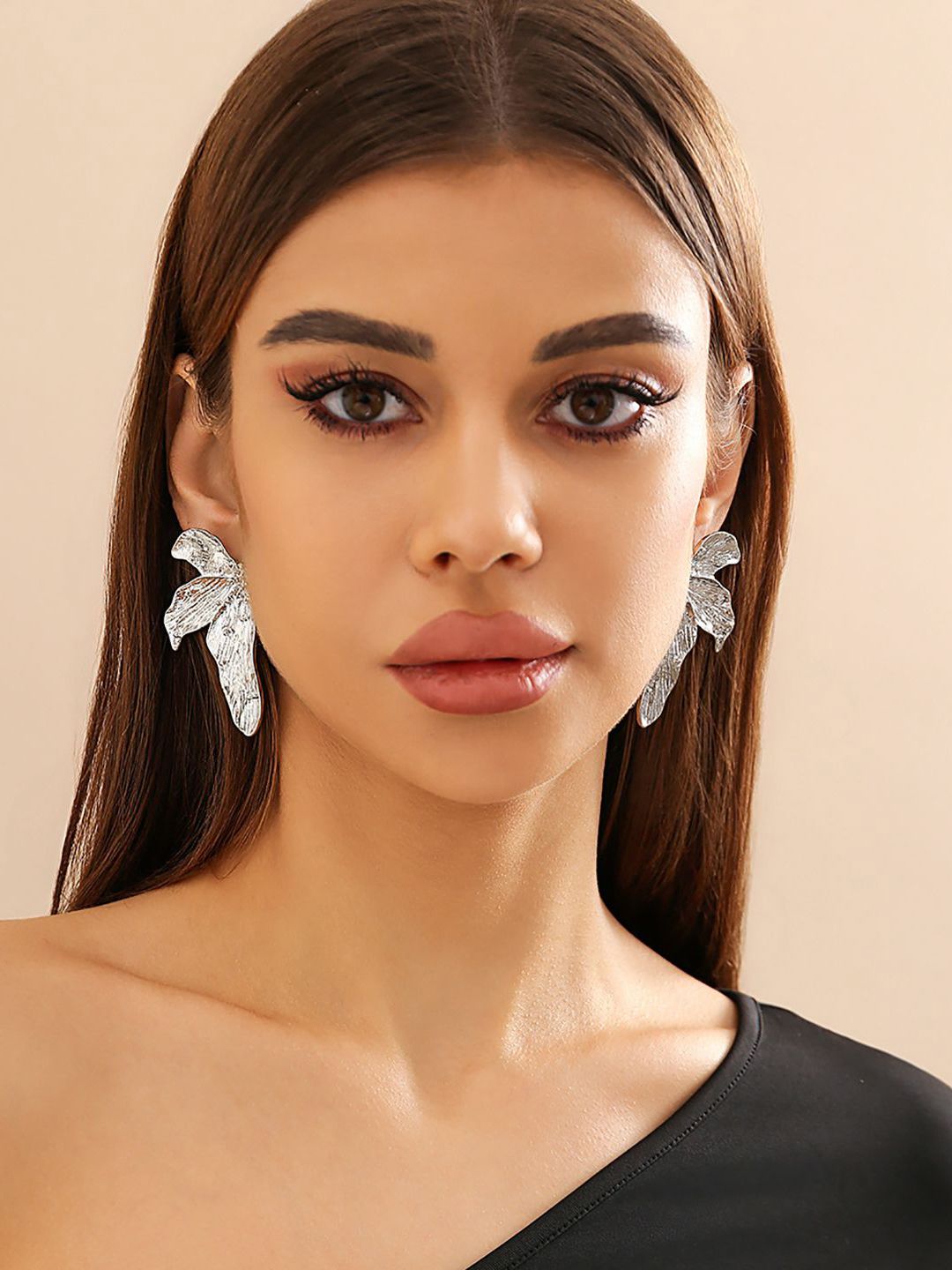 Leaf Shaped Studs Earrings
