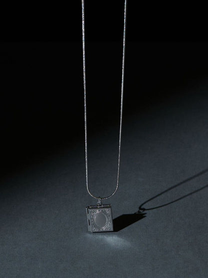 SALTY Women Quirky Quasar Openable Silver Pendant With Chain