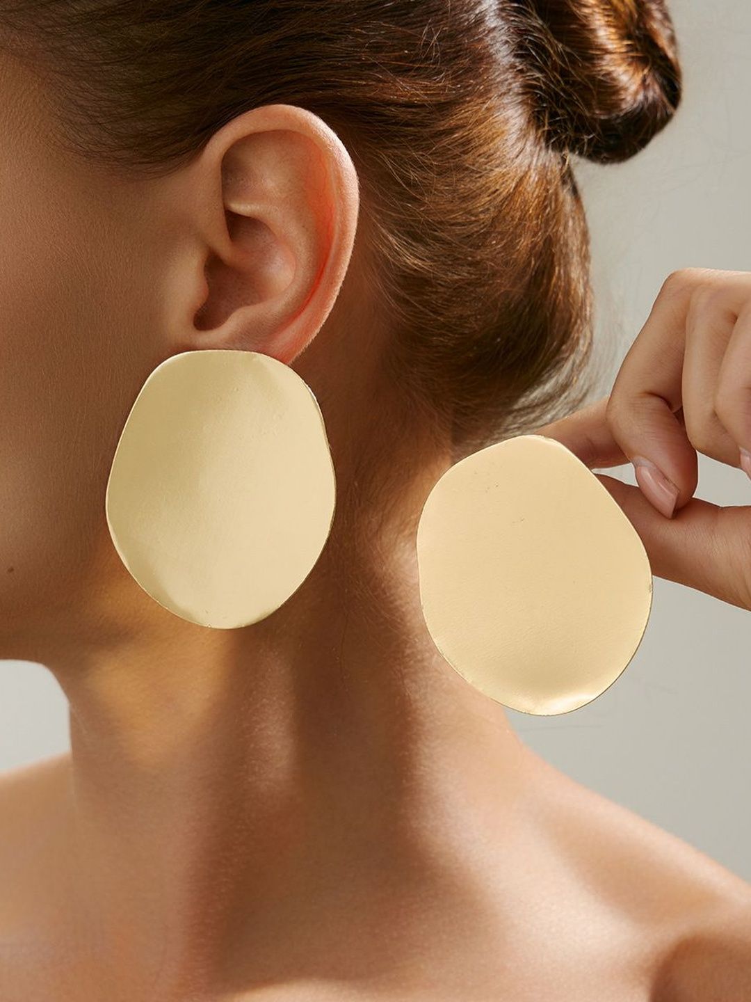 Oval Studs Earrings