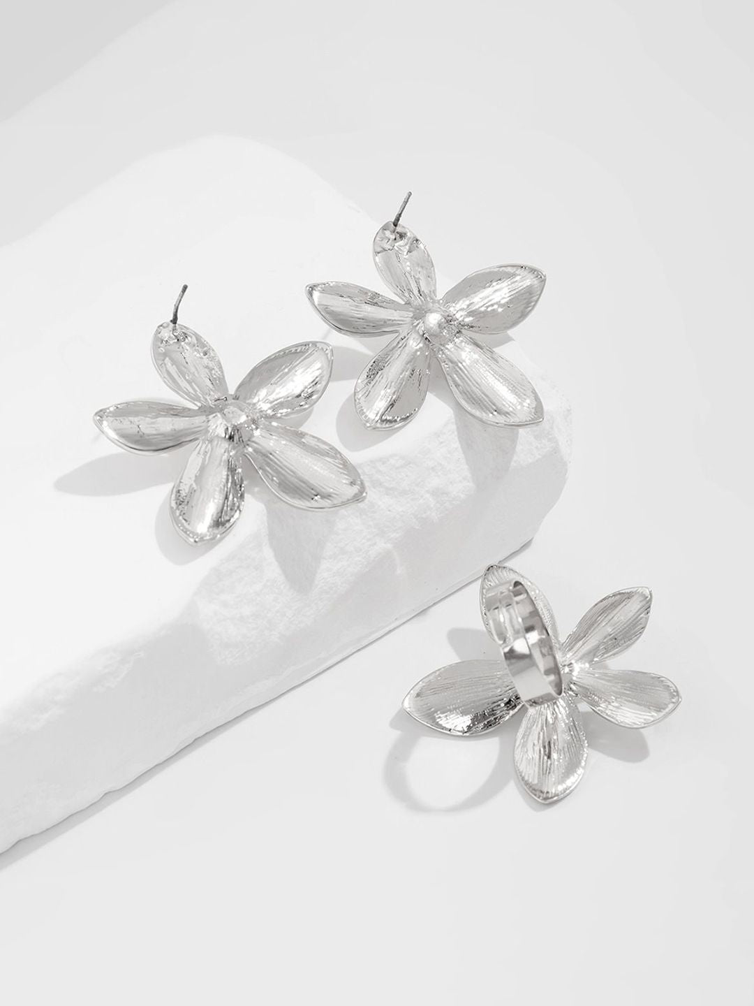 Set Of 2 Silver Plated Beaded Floral Shaped Studs with Finger Ring