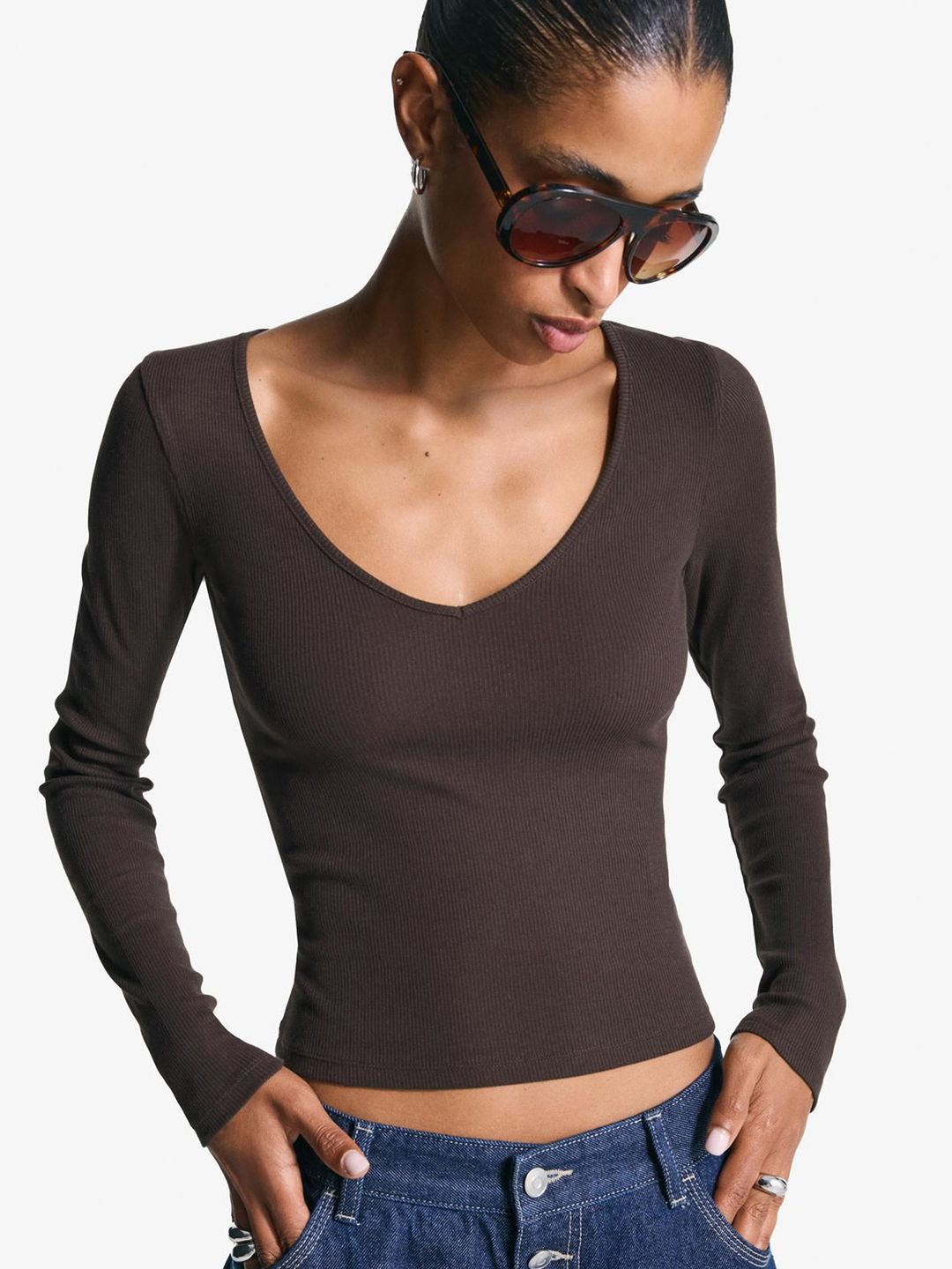 Long sleeve V-neck T-shirt