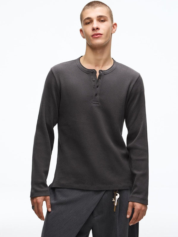 Long-sleeve slim-fit Henley collar T-shirt