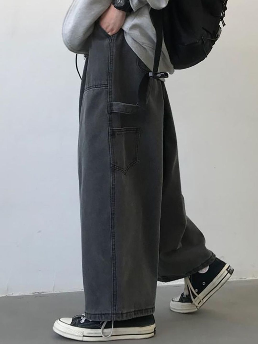 Men Wide Leg Light Fade Mid-Rise Jeans