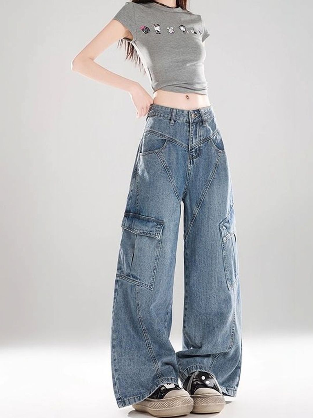 Women Wide Leg Mid-Rise Light Fade Jeans