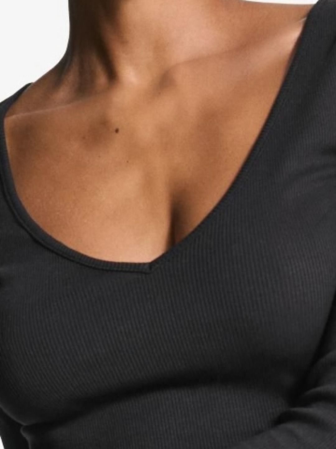 Long sleeve V-neck T-shirt