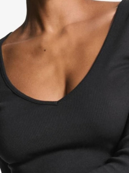 Long sleeve V-neck T-shirt