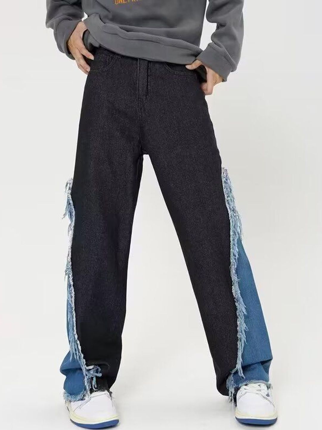 Men Relaxed Fit Mid-Rise Light Fade Colourblocked Jeans