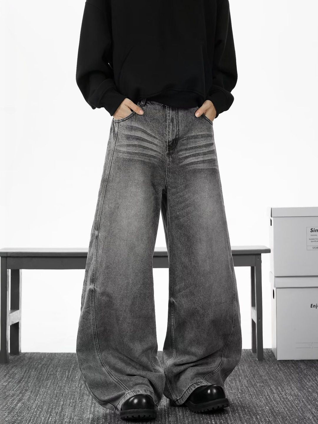 Men Wide Leg Mid-Rise Light Fade Jeans