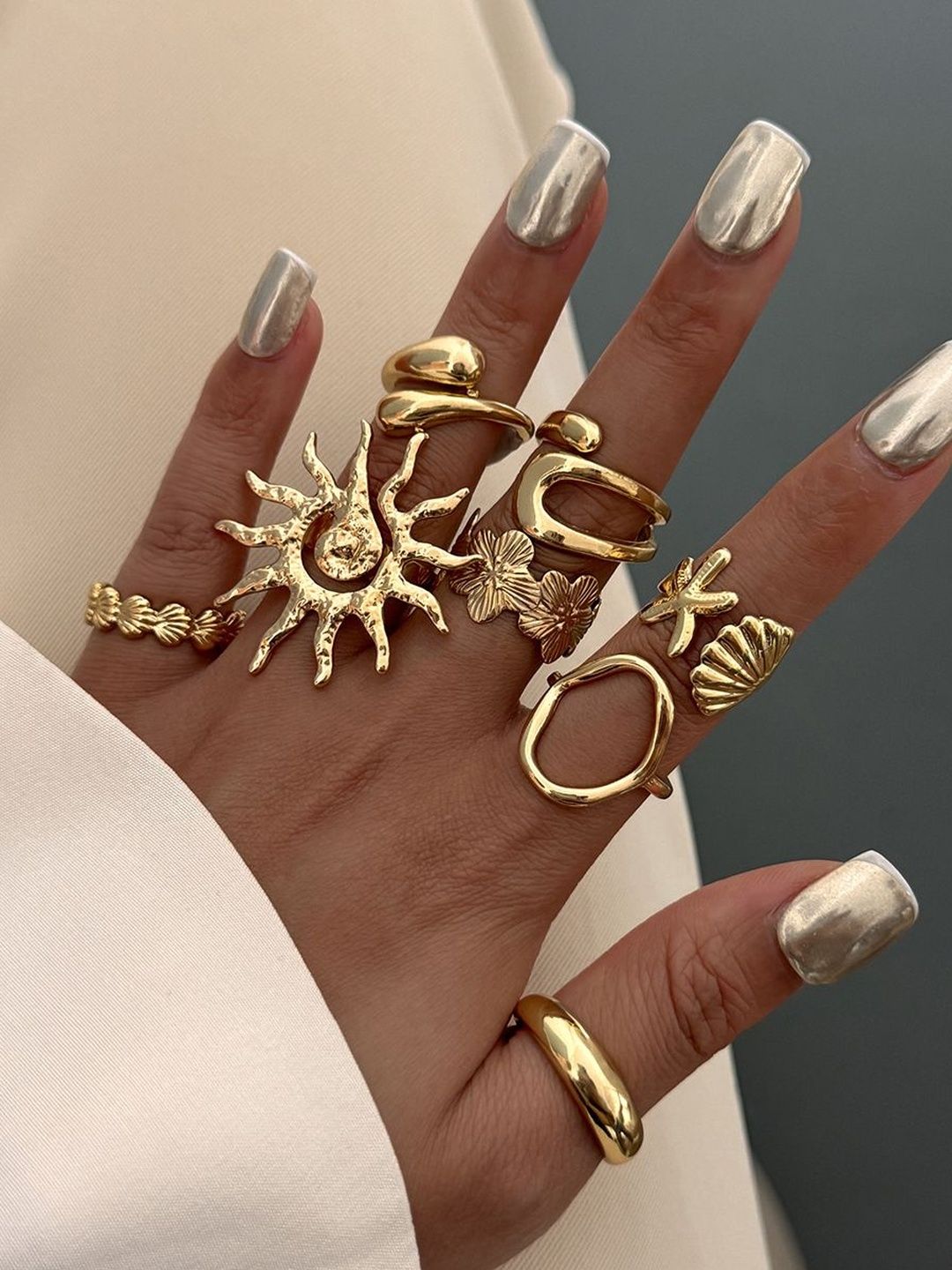 Set of 8 Gold-Plated Finger Ring
