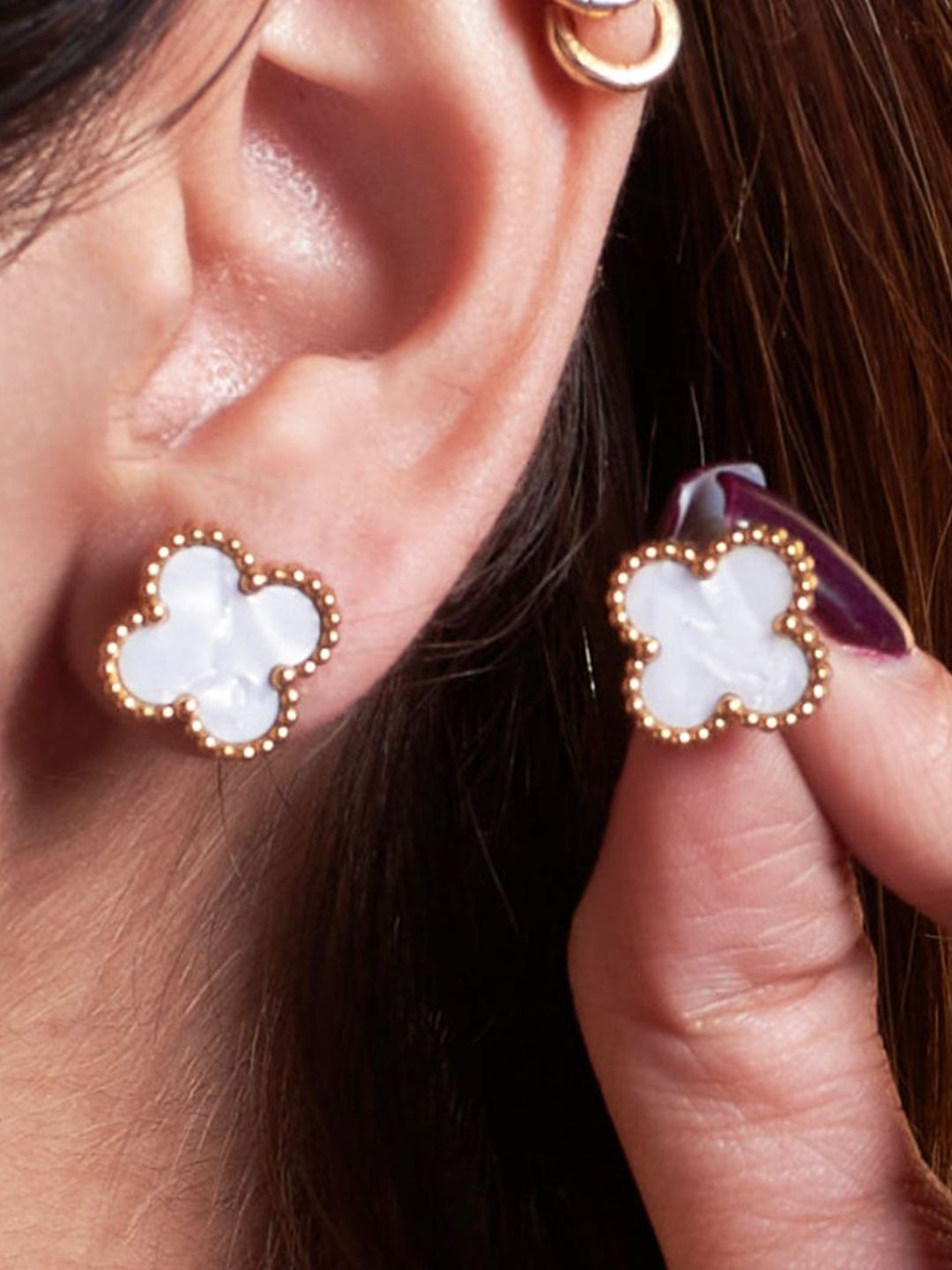 SALTY Pack of 2 Women Champagne Wishes Studs