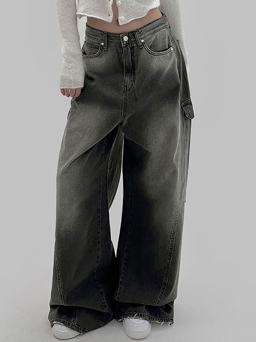 Women Boyfriend Fit Medium Fade Jeans