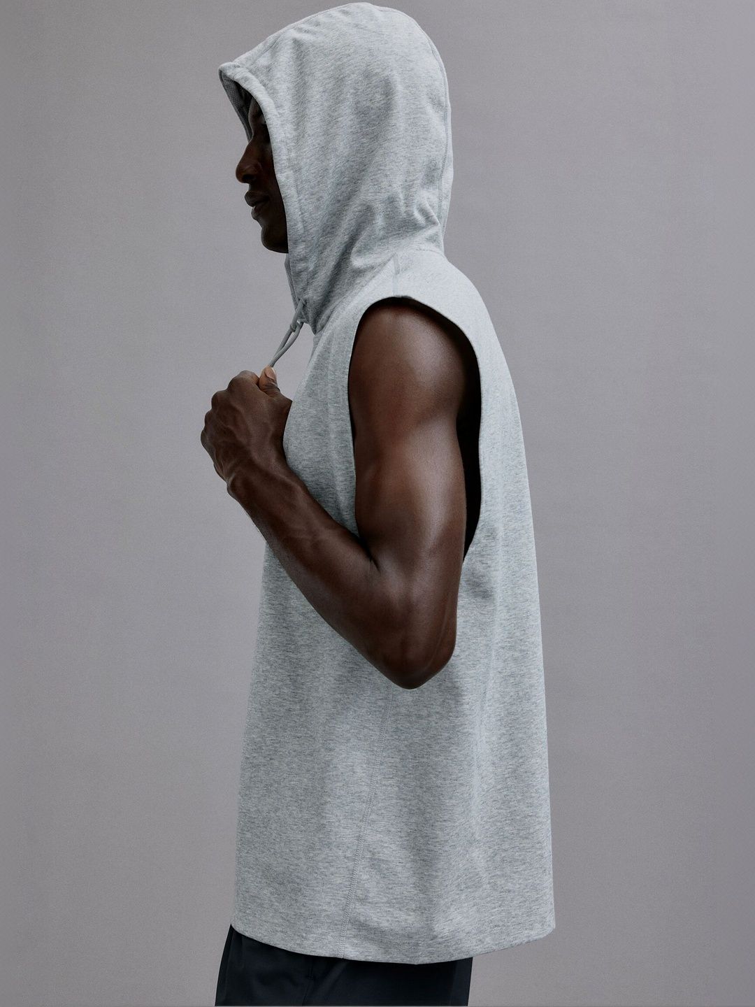 Regular Fit Sleeveless Sports Hoodie with DryMove