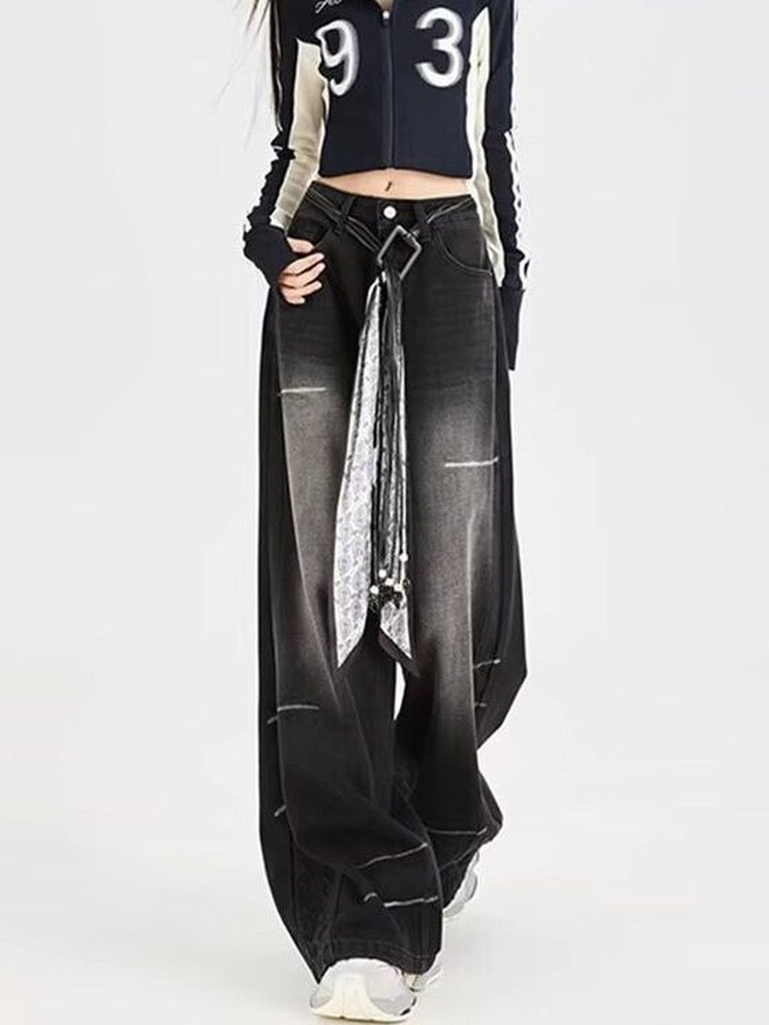 Women Wide Leg Mid-Rise Light Fade Jeans