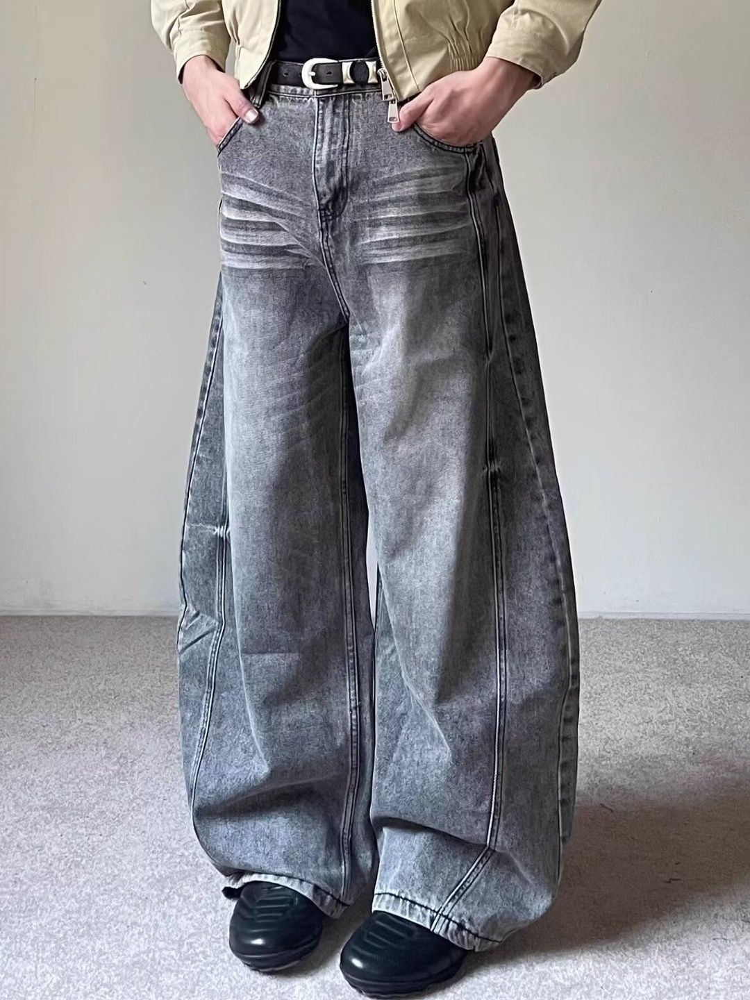 Men Wide Leg Mid-Rise Light Fade Jeans