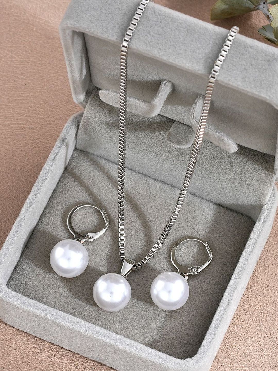 Silver-Plated Beaded Studded Jewellery Set