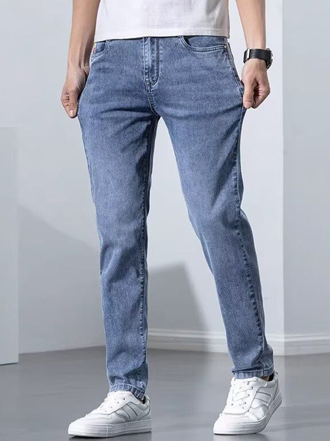 Men Regular Fit Mid-Rise Light Fade Jeans