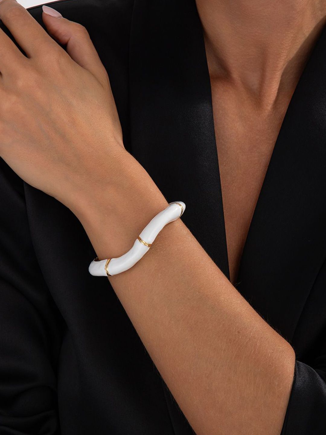 Women Gold-Plated Kada Bracelet
