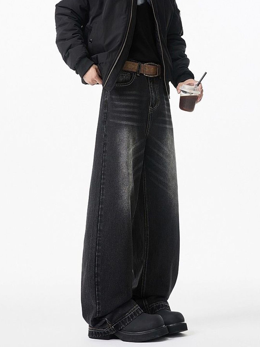 Men Wide Leg Mid-Rise Light Fade Jeans