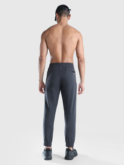 Men Tapered Fit Mid Rise Joggers