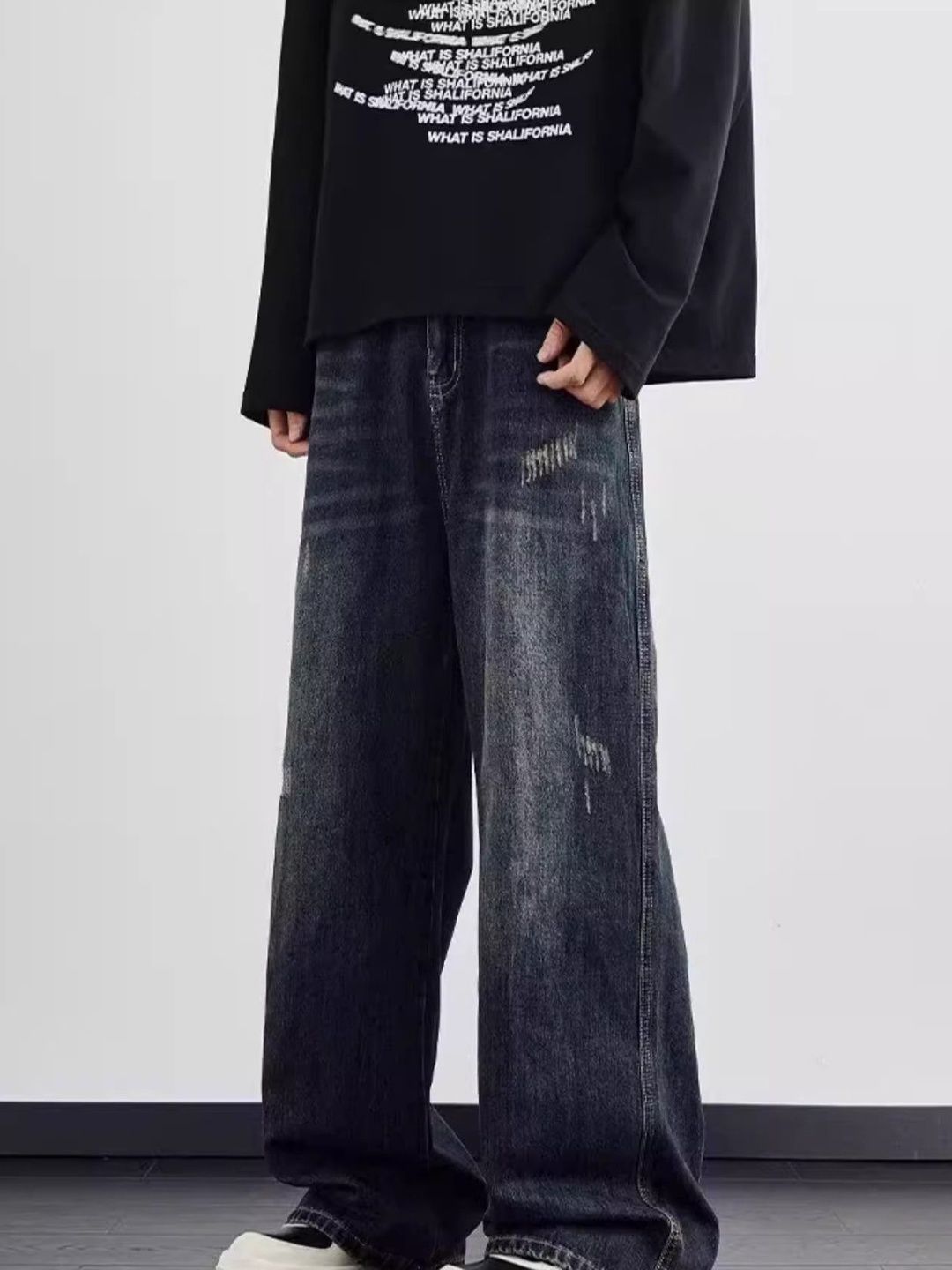 Men Wide Leg Mid-Rise Light Fade Jeans