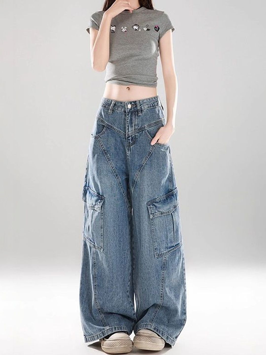 Women Wide Leg Mid-Rise Light Fade Jeans