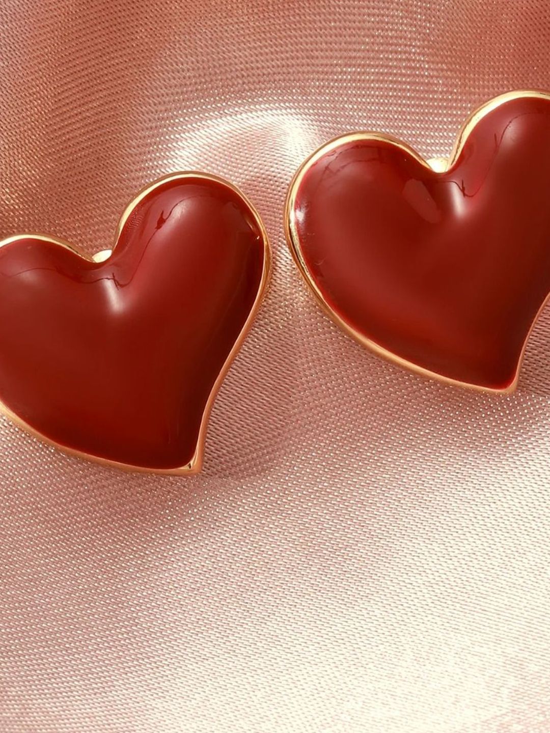 SALTY Pack of 2 Women Heart of Rouge Earrings