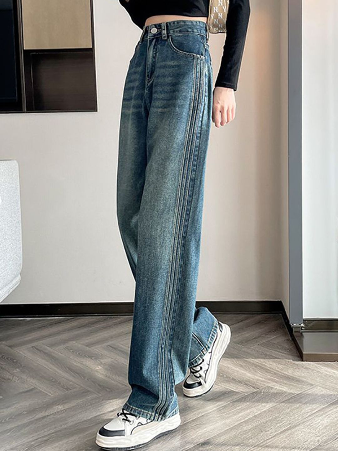 Women Wide Leg Slash Knee Jeans