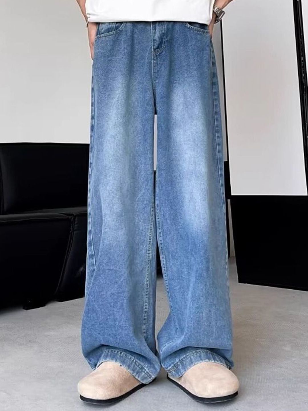Men Wide Leg Mid-Rise Heavy Fade Jeans