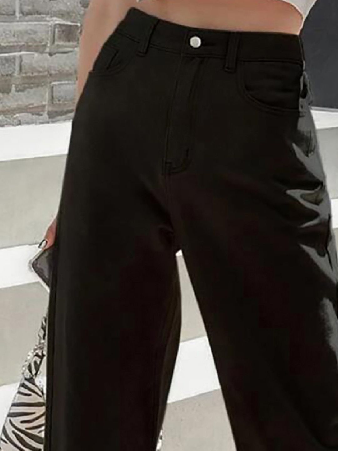 Women Straight Fit Clean Look Stretchable Jeans