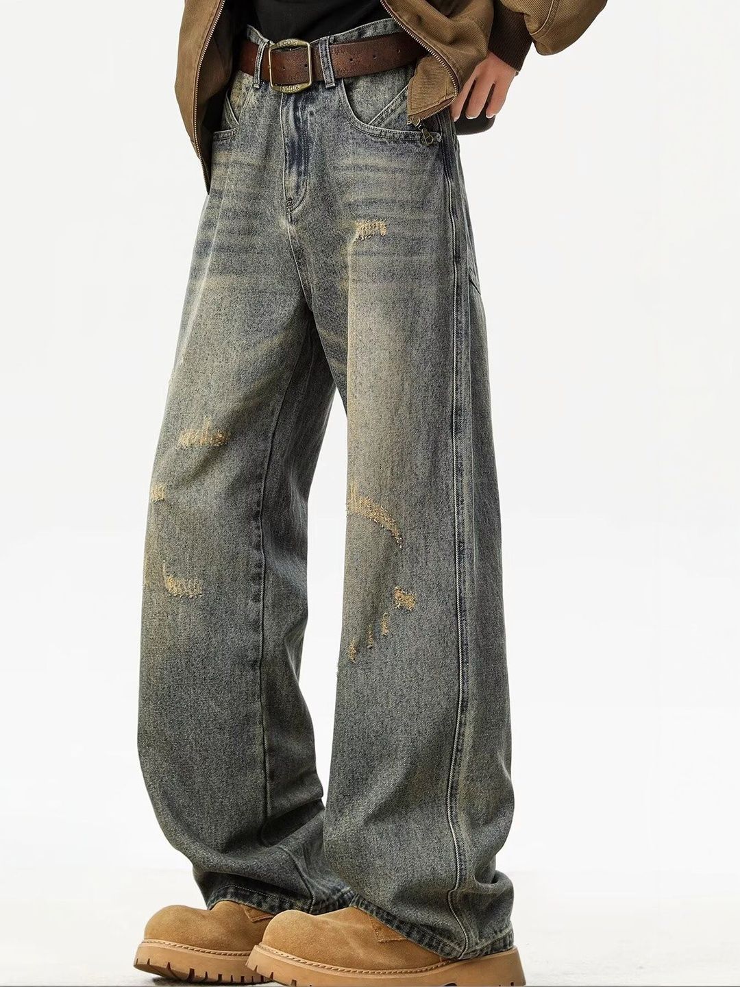 Men Wide Leg Mid-Rise Light Fade Jeans