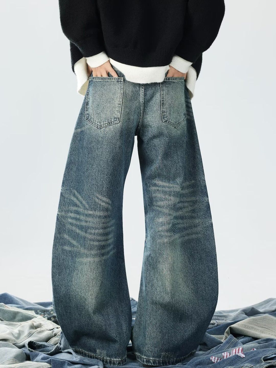 Men Wide Leg Mid-Rise Light Fade Jeans