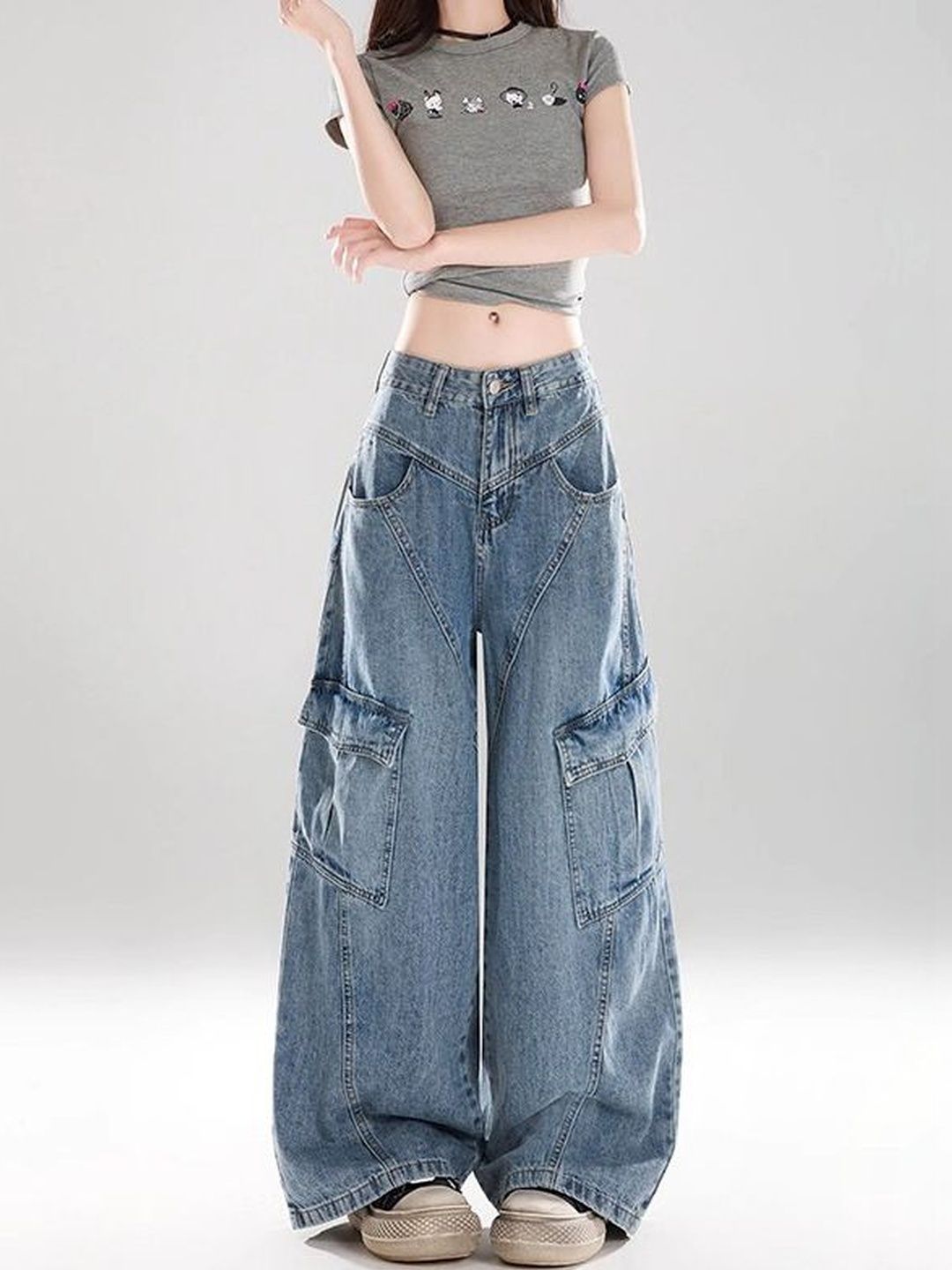 Women Wide Leg Mid-Rise Light Fade Jeans